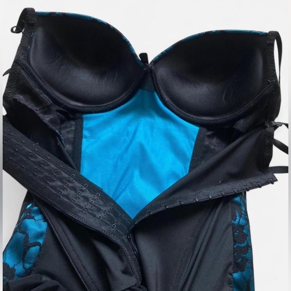 Blue & Black Push Up Corset Top with Lace & Ruffles - Picture 5 of 6